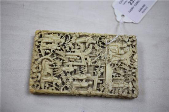 A Chinese export ivory card case, 19th century, 10.7cm